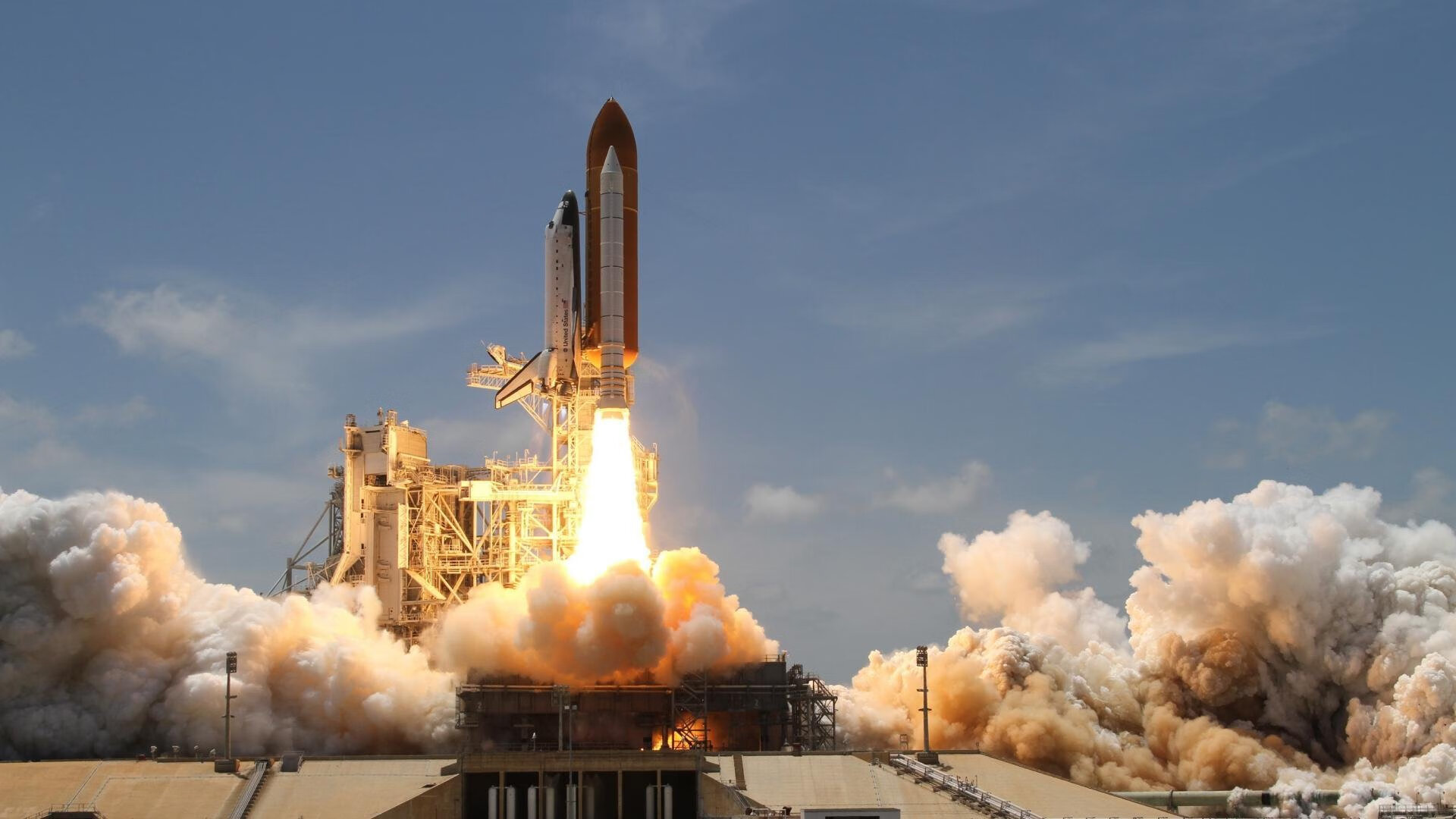 中超大连人主场击败梅州客家，避免提前降级，中超 大连人