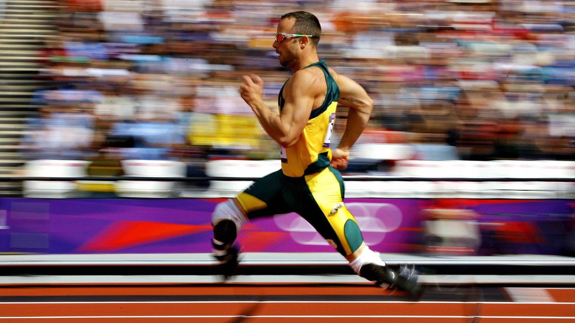 _天空漂浮、地面滑行：创新运动玩法_，天空中漂浮的城市